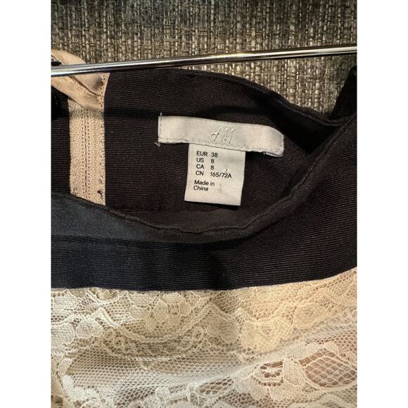H&M Tiered Creme Lace Lined Pencil Skirt Size 8 - Picture 4 of 4